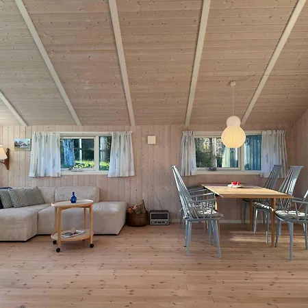 Inviting Summer House On Scenic Rosnaes Holiday home Kalundborg