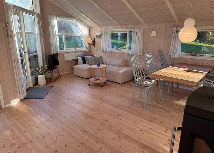 Inviting Summer House On Scenic Rosnaes * Kalundborg